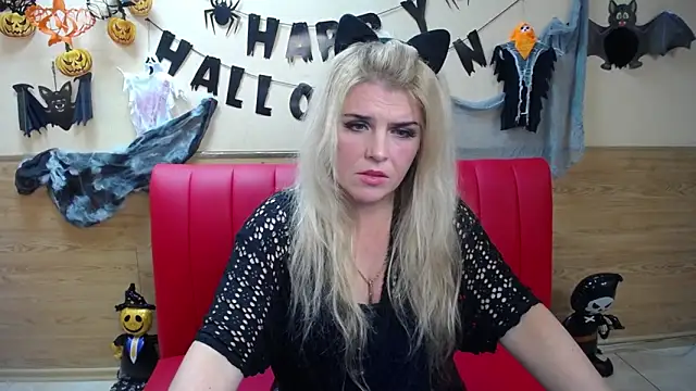 Snapshot of Julya_Barbi chatting on October 21, 5:17 pm Julya Barbi online show from October 21, 5:17 pm