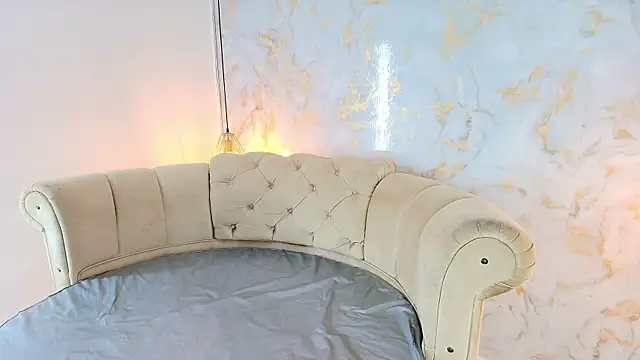 khloeblake online show from March 27, 9:43 am