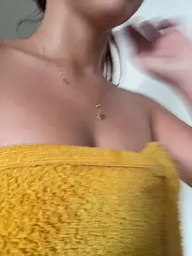 Aaliyah Salma online show from April 1, 6:38 pm