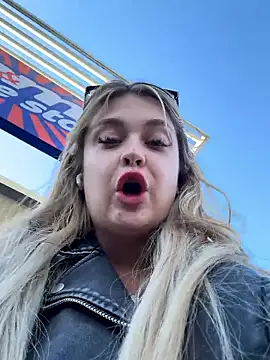 blairbella online show from April 8, 8:27 am