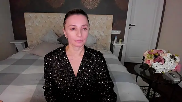 Snapshot of AllisonWilliams chatting on September 23, 5:55 pm AllisonWilliams online show from September 23, 5:55 pm