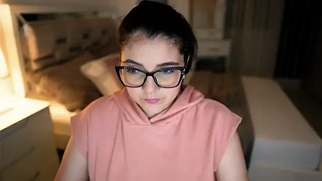 Camilaa bueno online show from October 16, 12:35 am