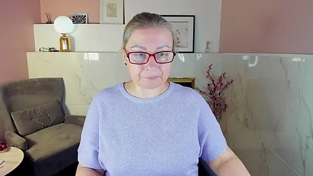 AlexandraKind online show from September 17, 2:15 pm