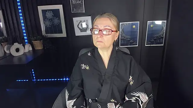 AlexandraKind online show from October 20, 1:47 pm