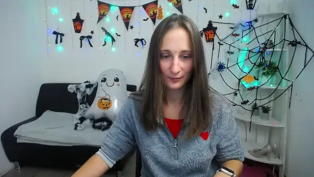Snapshot of MichelLeee chatting on October 16, 11:46 am MichelLeee online show from October 16, 11:46 am