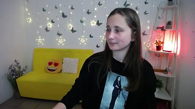 MichelLeee online show from April 28, 11:36 am