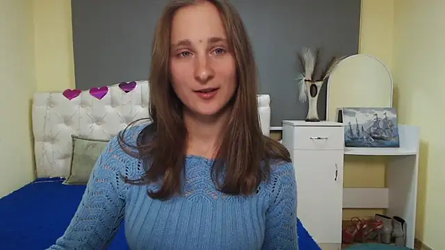 Snapshot of MichelLeee chatting on October 14, 11:24 am MichelLeee online show from October 14, 11:24 am