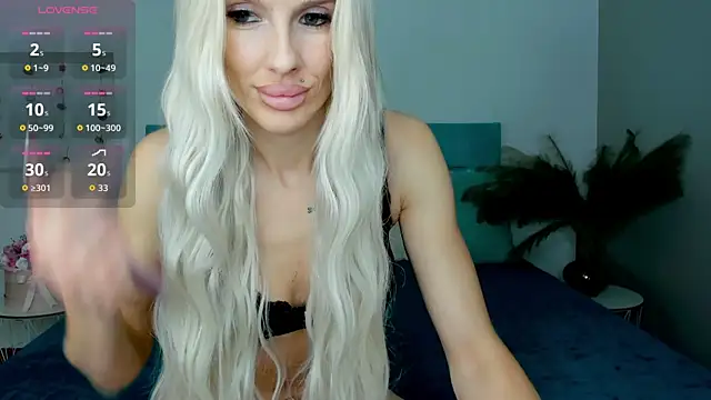 Lana kitty   online show from October 11, 10:45 pm