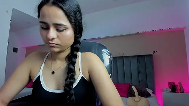 Giselle Roldan online show from February 25, 7:45 pm