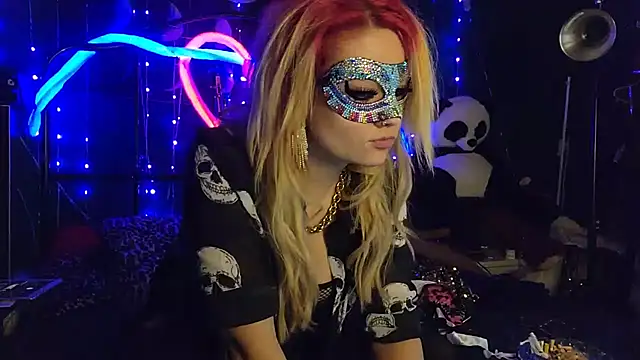 anonymouszN online show from October 25, 8:37 pm