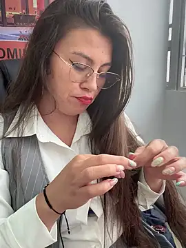 LIZ-06  online show from November 21, 4:42 pm