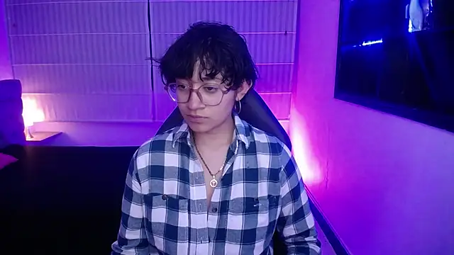 Lili Gomez  online show from January 8, 12:20 pm