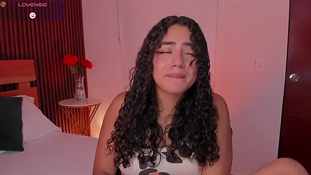 yaya23x online show from May 28, 1:42 pm