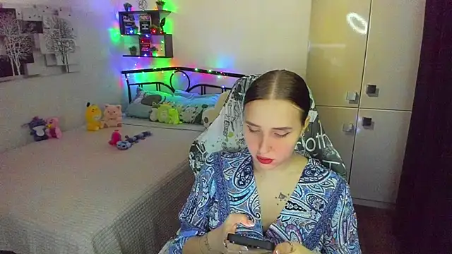 LinaTruly online show from March 12, 10:01 pm