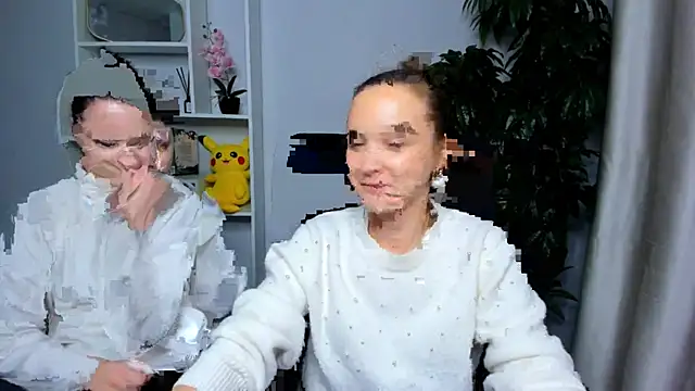 DoloresDias online show from October 25, 8:37 pm