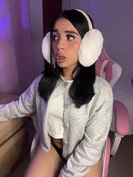 Emily-14 online show from January 14, 4:39 am