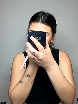 SaraBraun  online show from January 14, 6:24 pm