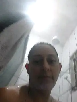 baixinhaloira online show from November 1, 3:32 am