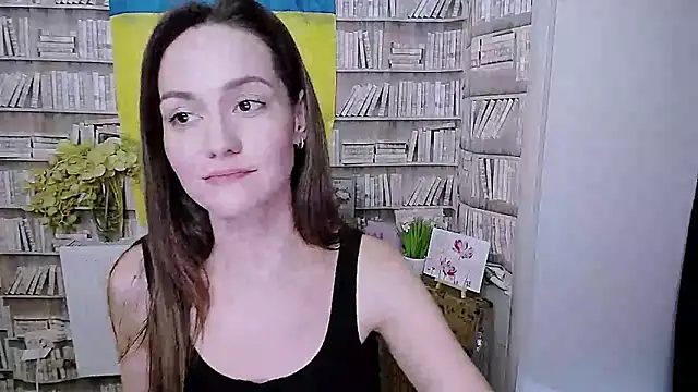 Lina Star S online show from October 8, 10:30 am