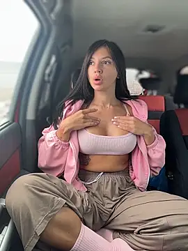 JulliaVegas online show from April 17, 2:35 am