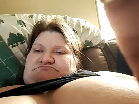 chrissybear84 online show from October 23, 10:27 pm