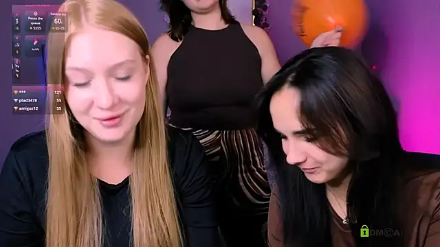 Snapshot of playful_sophie chatting on October 21, 3:32 am playful sophie online show from October 21, 3:32 am