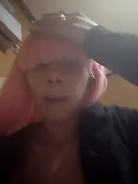 carmelbbyx22 online show from April 16, 3:51 am