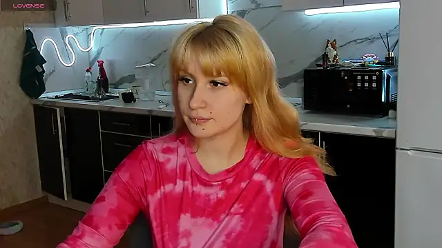 Sweet white chocolate online show from March 4, 9:05 am