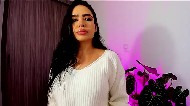 Sara Leblanc online show from February 3, 12:43 pm