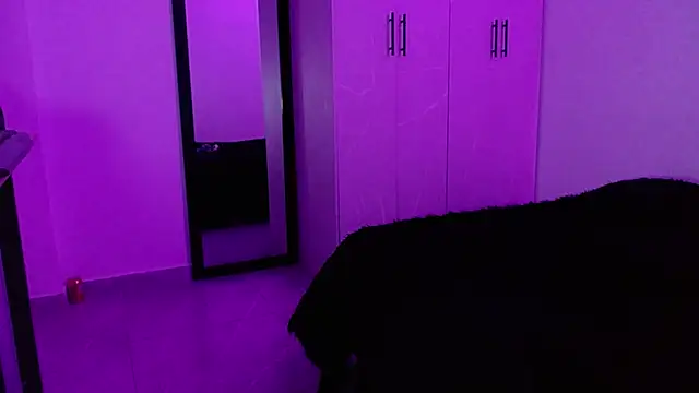 miia-liiam online show from April 9, 5:32 am