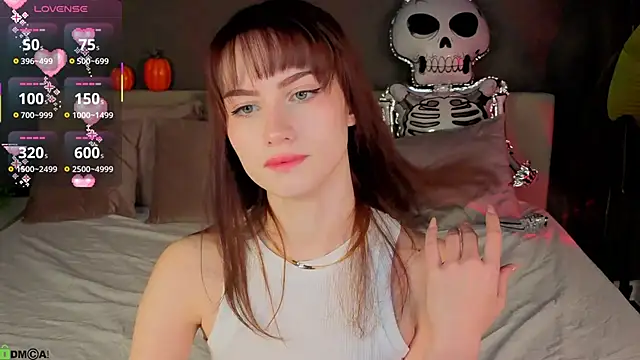 Mollly Rouge online show from October 21, 1:20 am