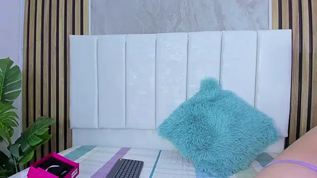 Samantha Good online show from November 5, 12:21 pm