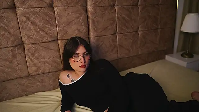 Daisha Riley online show from March 17, 3:54 am