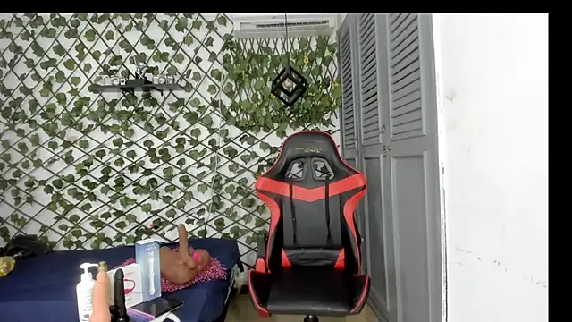 dani-lue online show from November 22, 1:14 pm