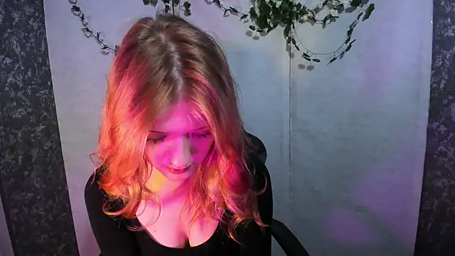 Lina Vi online show from April 7, 8:11 pm