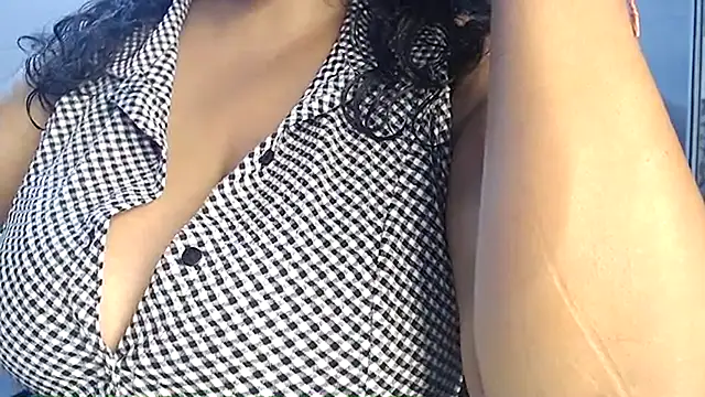 hot menka online show from April 16, 9:31 am