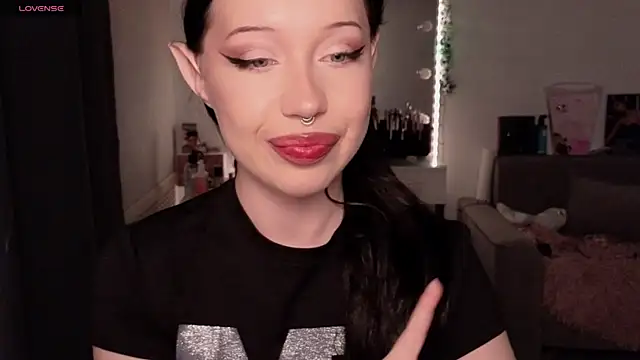 MoranaMissGod online show from April 8, 3:14 pm