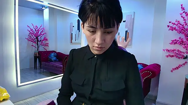 Leia queens online show from October 9, 5:06 pm