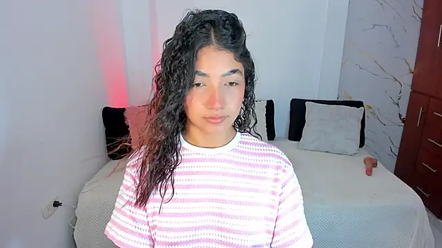 martina roldam online show from May 28, 1:58 am