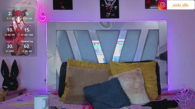 supradoll online show from October 27, 6:03 pm