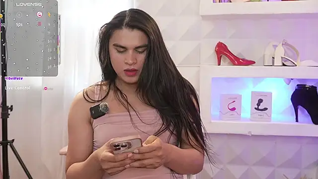 Mara-Bella online show from April 8, 3:47 pm