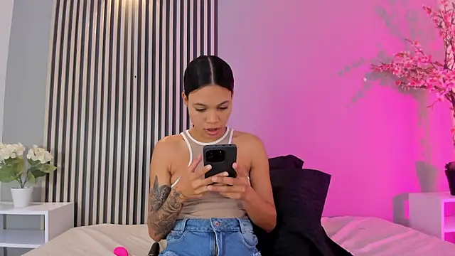 GysellHanson online show from March 2, 12:12 pm