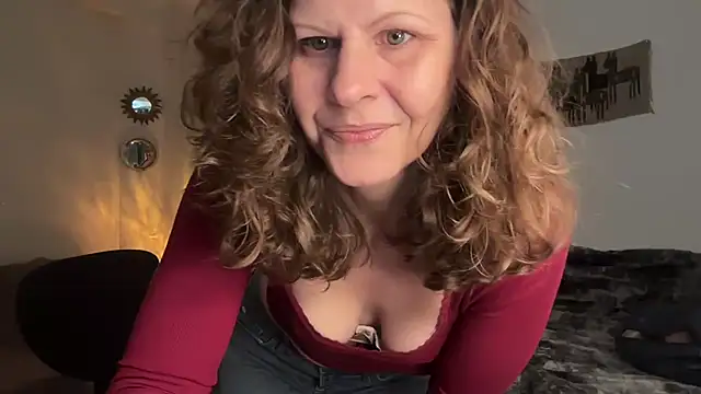 leahsparkles online show from April 2, 1:41 pm