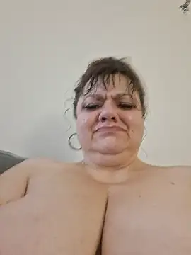 Luciouslouise72xh online show from July 4, 8:21 am