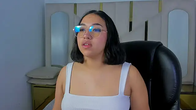 IsabellRodriguez18 online show from December 15, 3:56 am