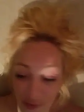 kAyLa gUrL online show from June 4, 12:42 pm