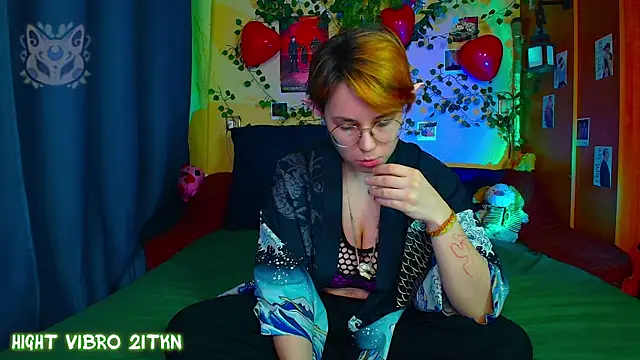 TrickyKitsune online show from March 16, 3:38 pm