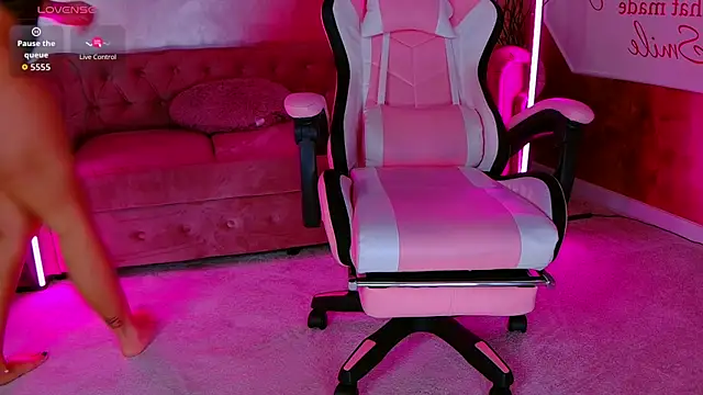 evanew  online show from September 20, 6:17 pm