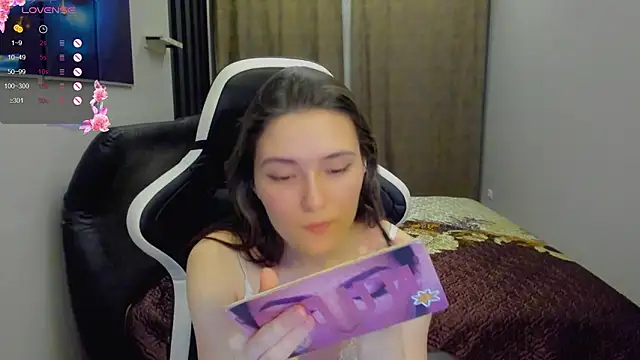 niki cutes online show from February 1, 1:15 am