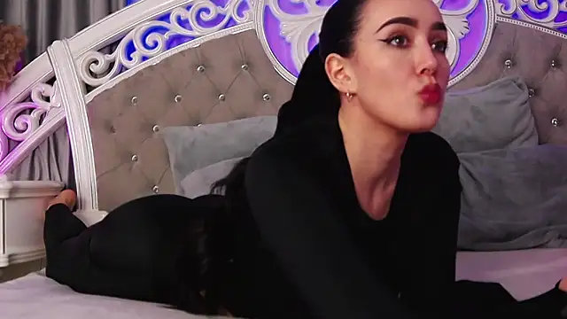 KimKhallifa online show from January 19, 1:29 pm